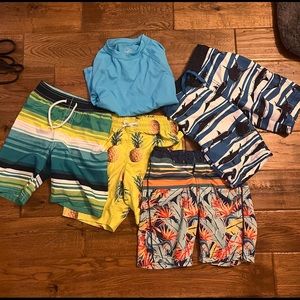 Boys 6-7 swim trunks lot